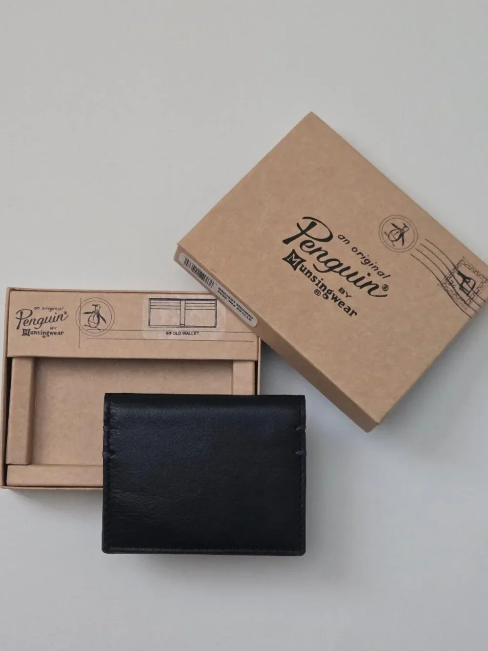 New Original Penguin by Munsingwear Men's Leather Bifold Wallet, Black